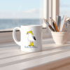 Maritime Kaffeetasse: Möwe im Regenmantel mit Schietwedder-Schriftzug – Bild 2