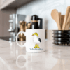 Maritime Kaffeetasse: Möwe im Regenmantel mit Schietwedder-Schriftzug – Bild 3