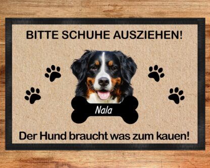 Lustige Fußmatte Hund – „Bitte Schuhe ausziehen, der Hund braucht was zum Kauen“ – Geschenk für Hundebesitzer – 40x60 cm