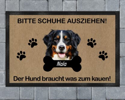 Lustige Fußmatte Hund – „Bitte Schuhe ausziehen, der Hund braucht was zum Kauen“ – Geschenk für Hundebesitzer – 40x60 cm – Bild 4