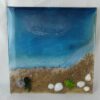 Strand und Meer auf Leinwand - 30x30 cm Epoxidharz-Kunstwerk mit Strand und Muscheln – Bild 6